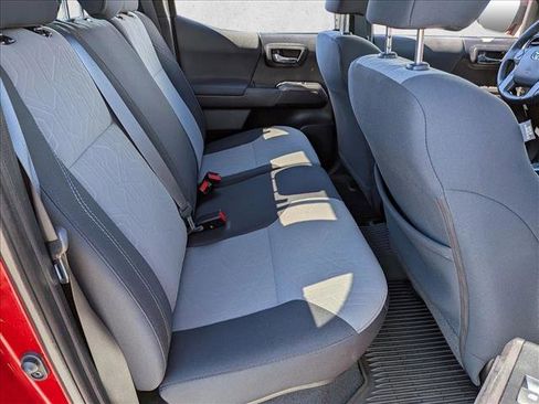 Used 2020 Toyota Tacoma TRD Sport image 19