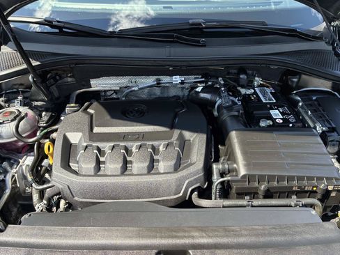 Certified 2023 Volkswagen Tiguan SE R-Line AWD/4WD image 9