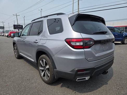 Used 2024 Honda Pilot Touring image 7
