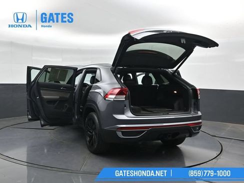 Used 2022 Volkswagen Atlas Cross Sport SE w/ Black Wheel Package AWD/4WD image 54
