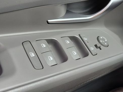 Certified 2026 Hyundai Elantra SE FWD image 15