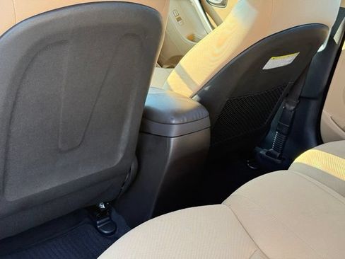 Used 2013 Hyundai Elantra GLS FWD image 27