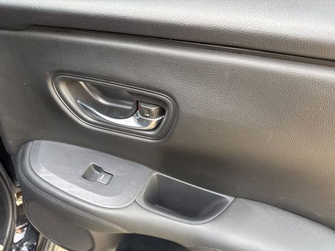 Used 2023 Honda HR-V LX image 13