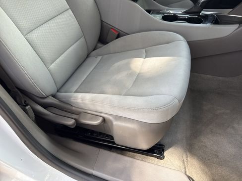 Used 2022 Chevrolet Malibu LT image 23