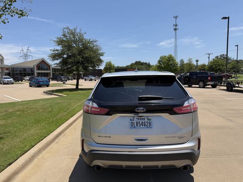 Used 2019 Ford Edge Titanium w/ Equipment Group 301A FWD image 10