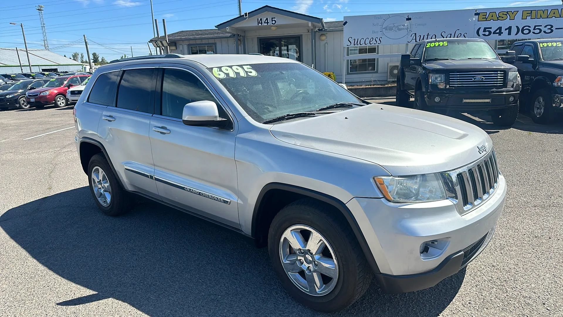Used 2011 Jeep Grand Cherokee Laredo AWD/4WD image 18