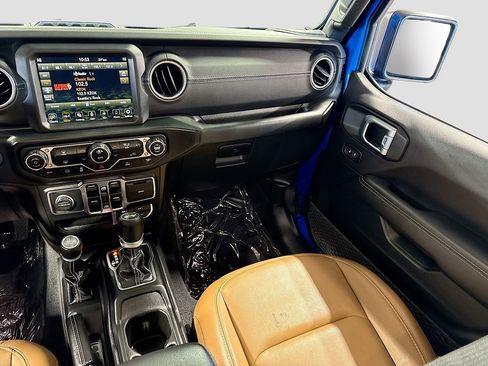 Used 2023 Jeep Wrangler Unlimited Sahara image 24