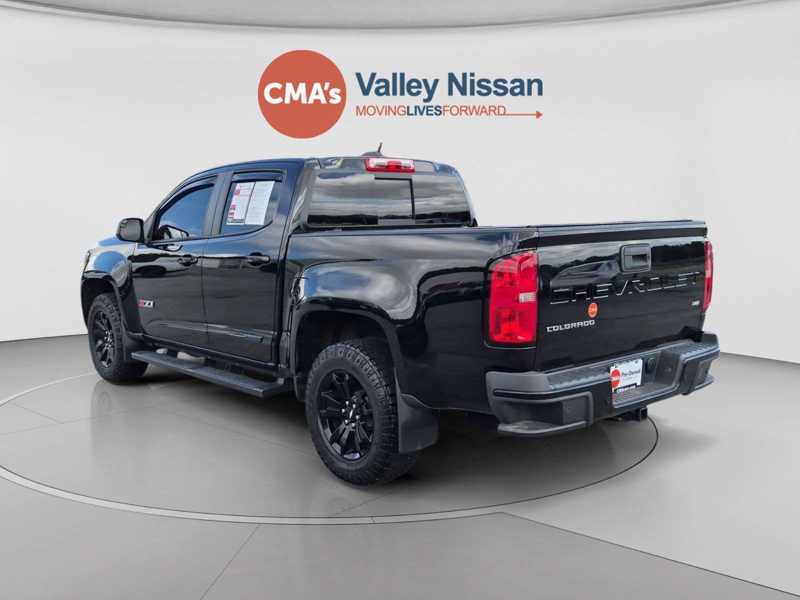 Used 2022 Chevrolet Colorado Z71 w/ Z71 Midnight Edition AWD/4WD image 3
