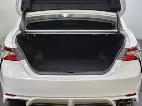 Used 2022 Toyota Camry SE w/ Carpet Mat Package (TMS) image 8