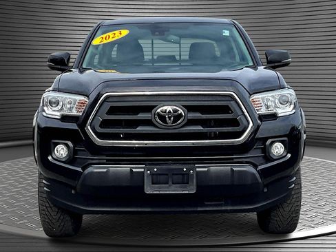 Used 2023 Toyota Tacoma 4x4 Double Cab image 2