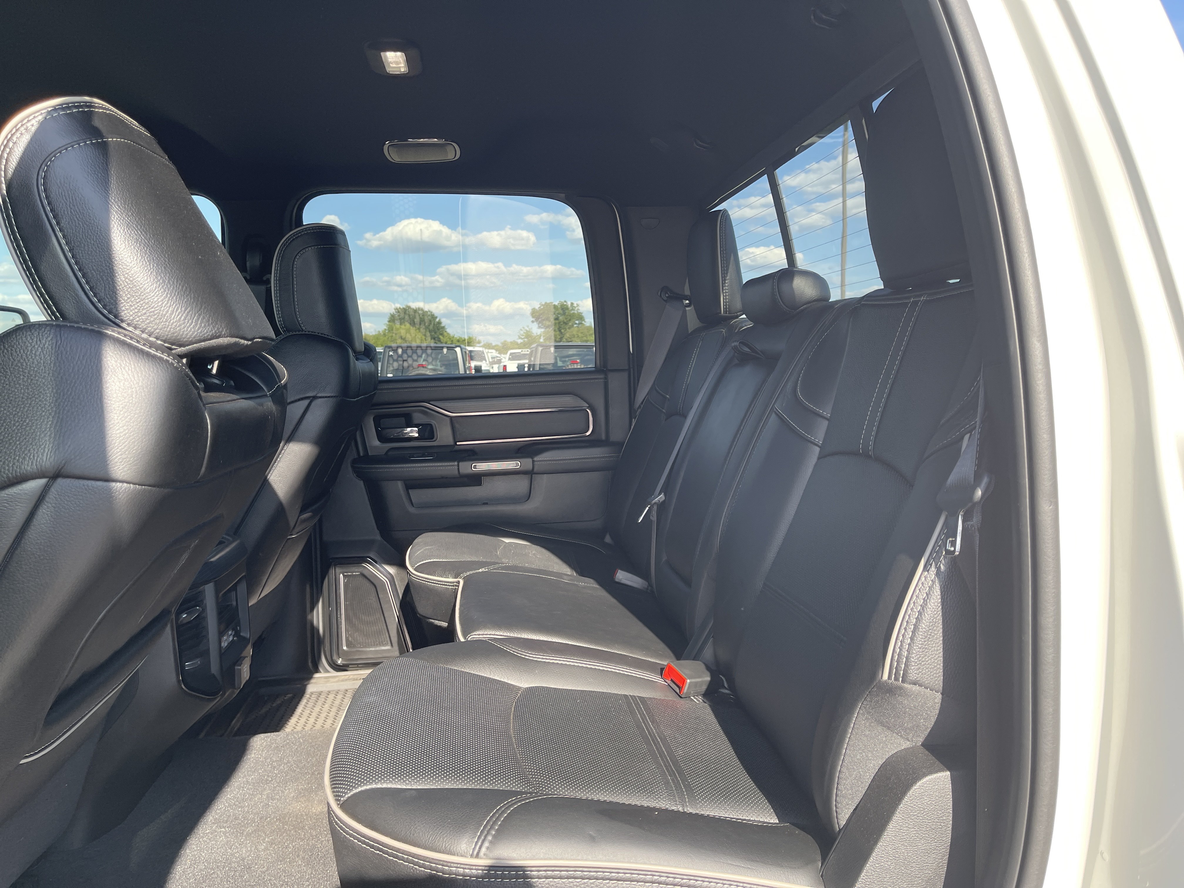 Used 2024 RAM 2500 Limited AWD/4WD image 37