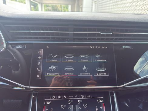 Used 2023 Audi Q7 3.0T Prestige AWD/4WD image 15