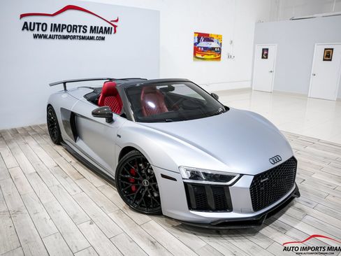 Used 2018 Audi R8 V10 w/ Carbon Exterior Package AWD/4WD image 33