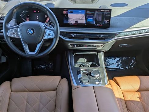 Used 2023 BMW X7 xDrive40i w/ Premium Package image 15