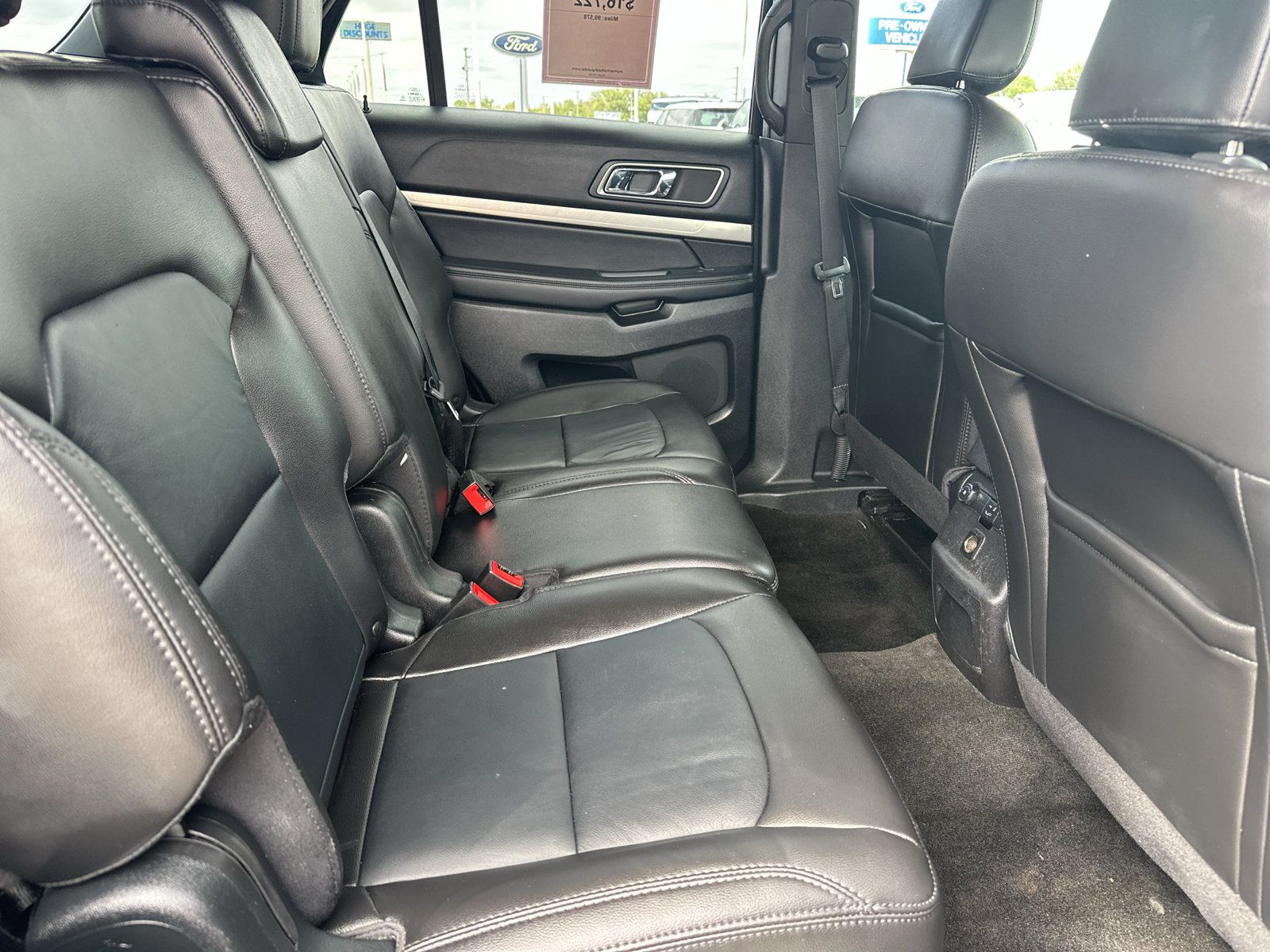 Used 2018 Ford Explorer XLT w/ Equipment Group 202A AWD/4WD image 5
