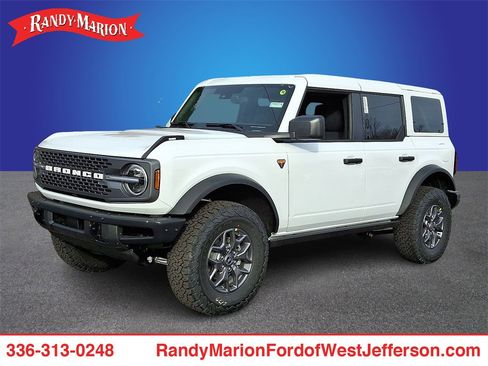 New 2025 Ford Bronco Badlands image 1