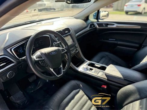 Used 2018 Ford Fusion SE w/ Fusion SE Technology Package FWD image 21