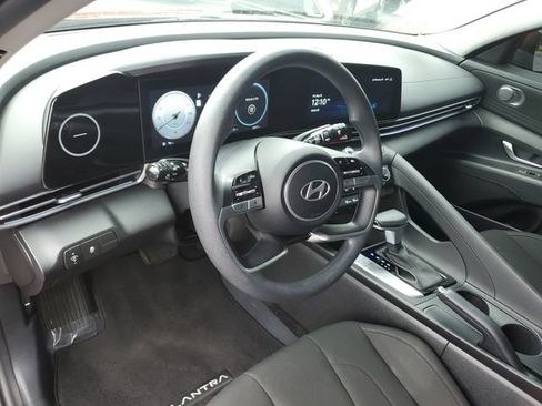 Certified 2024 Hyundai Elantra SEL FWD image 18