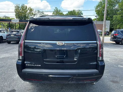Used 2016 Cadillac Escalade ESV Luxury AWD/4WD image 4