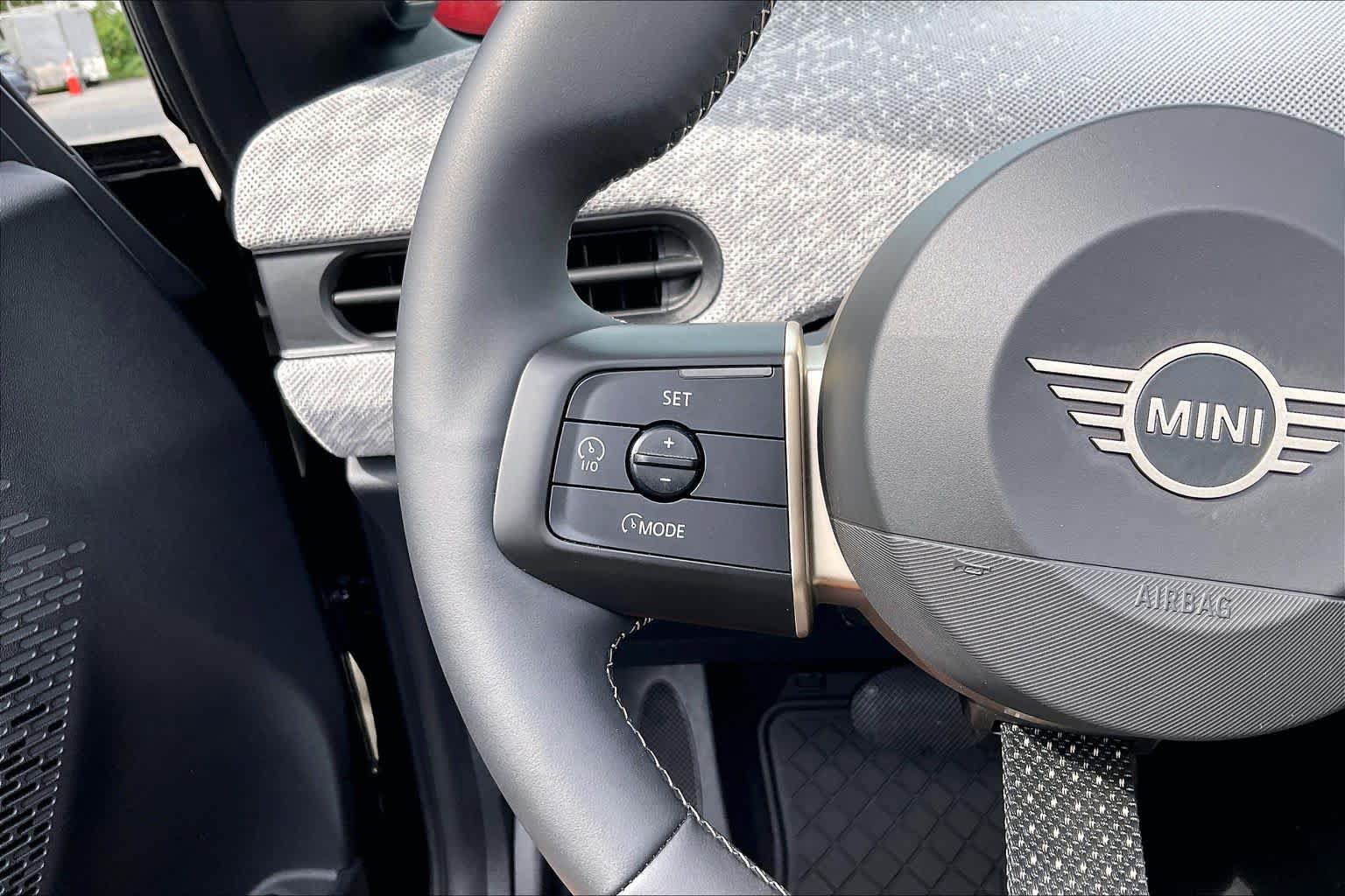 Used 2025 MINI Cooper S FWD image 23