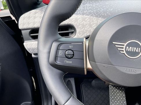 Used 2025 MINI Cooper S FWD image 23
