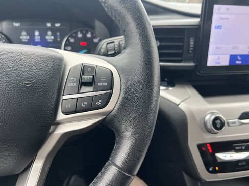 Certified 2022 Ford Explorer XLT w/ Equipment Group 202A image 12