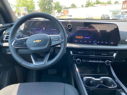 New 2025 Chevrolet Traverse LT w/ Driver Confidence Package image 13