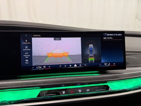 Used 2024 BMW 740i xDrive image 37