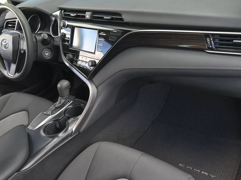 Used 2019 Toyota Camry LE image 17