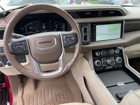 Used 2024 GMC Yukon Denali AWD/4WD image 7