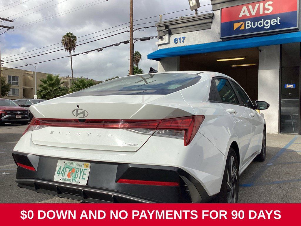 Used 2025 Hyundai Elantra Limited FWD image 5