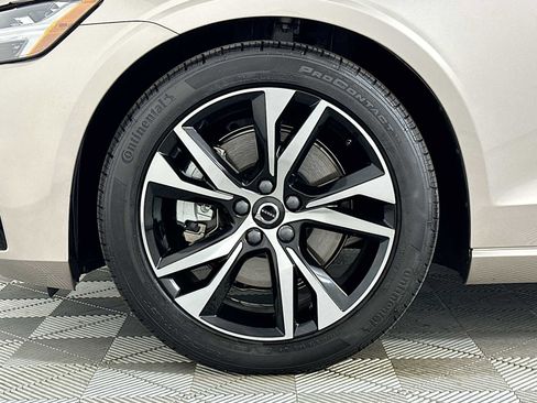 Used 2025 Volvo S60 B5 Core w/ Climate Package image 29