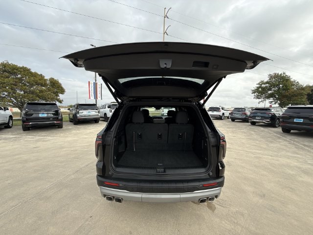 Certified 2026 Chevrolet Traverse LT w/ Driver Confidence Package FWD image 27
