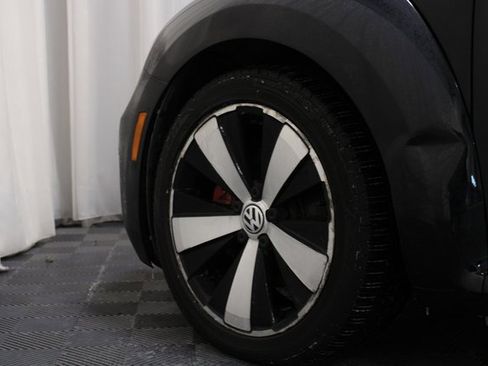 Used 2015 Volkswagen Beetle R-Line image 26