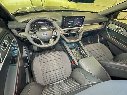 New 2026 Ford Explorer ST-Line w/ ST-Line Street Pack AWD/4WD image 9