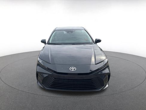 Used 2025 Toyota Camry LE image 2
