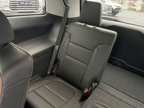 Used 2023 GMC Acadia AT4 image 29