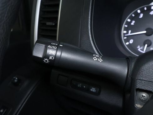 Used 2023 Nissan Frontier SV AWD/4WD image 19