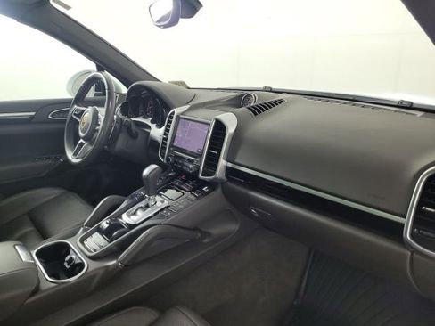 Used 2017 Porsche Cayenne Platinum Edition AWD/4WD image 27