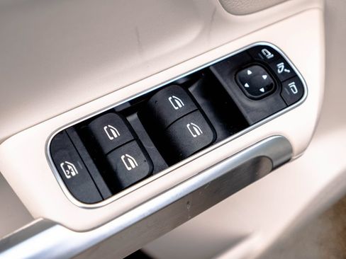 Used 2023 Mercedes-Benz GLB 250 4MATIC image 20