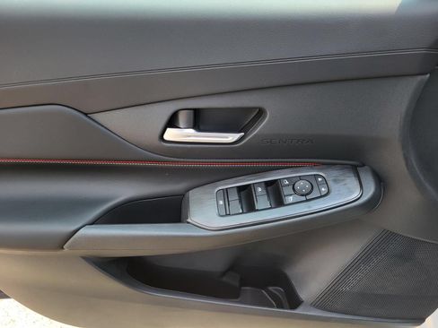 New 2027 Nissan Sentra SR w/ Floor Mat Package FWD image 15
