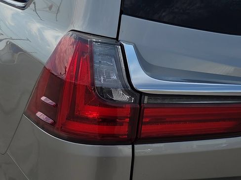 Used 2019 Lexus LX 570 4WD w/ Luxury Package image 9