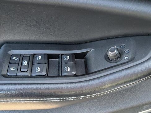 Used 2021 Jeep Grand Cherokee L Laredo image 19