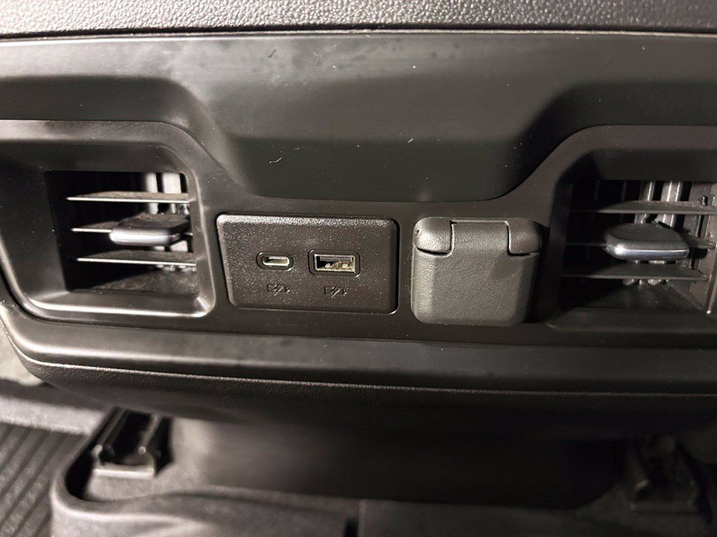 Certified 2022 Chevrolet Silverado 1500 RST AWD/4WD image 38