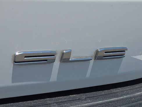 Used 2021 GMC Yukon SLE RWD image 7