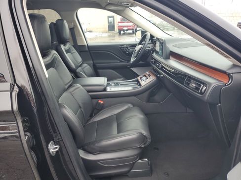 Certified 2023 Lincoln Aviator Reserve w/ Equipment Group 201A image 9