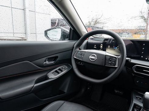 New 2026 Nissan Sentra SR w/ SR Premium Package FWD image 11