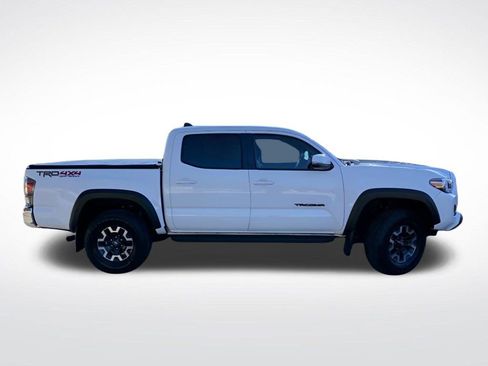 Used 2023 Toyota Tacoma TRD Off-Road image 2