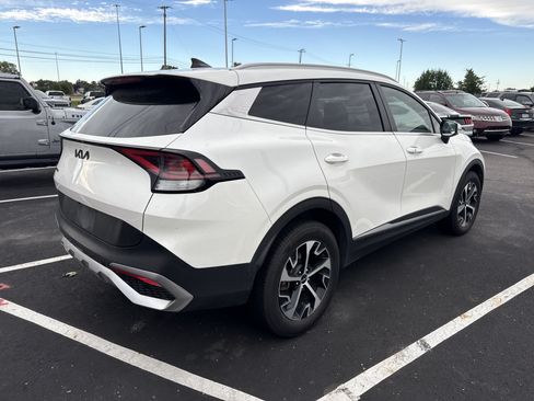 Used 2023 Kia Sportage EX AWD/4WD image 3