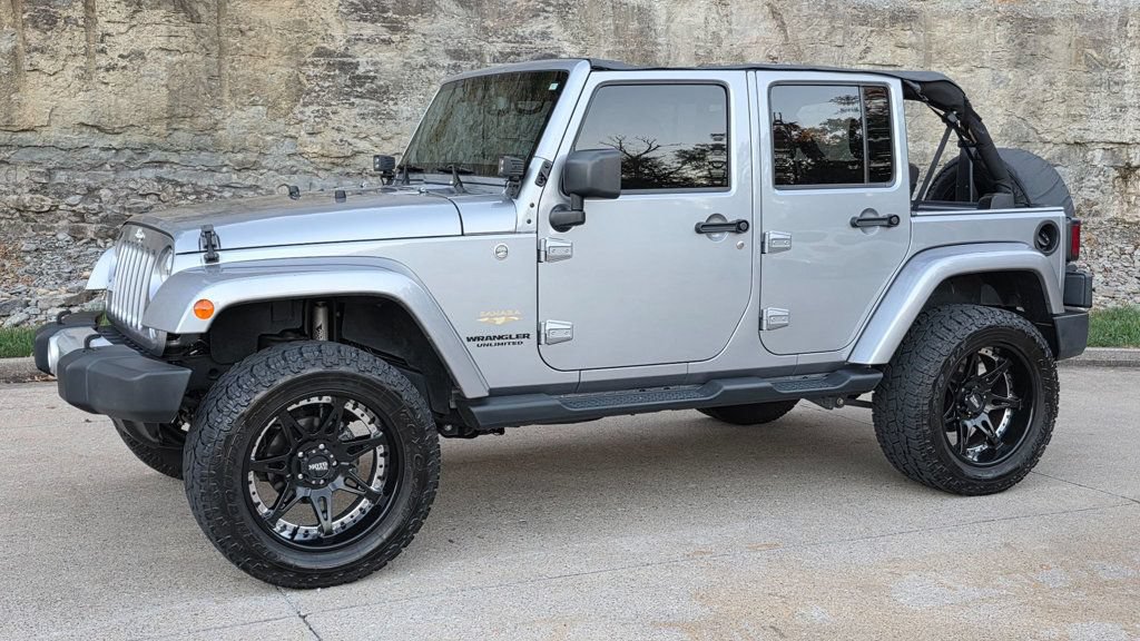 Used 2014 Jeep Wrangler Unlimited Sahara AWD/4WD image 7